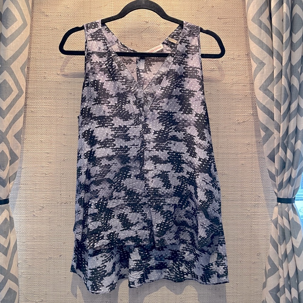 Rare Rebecca Taylor silk top with great details.